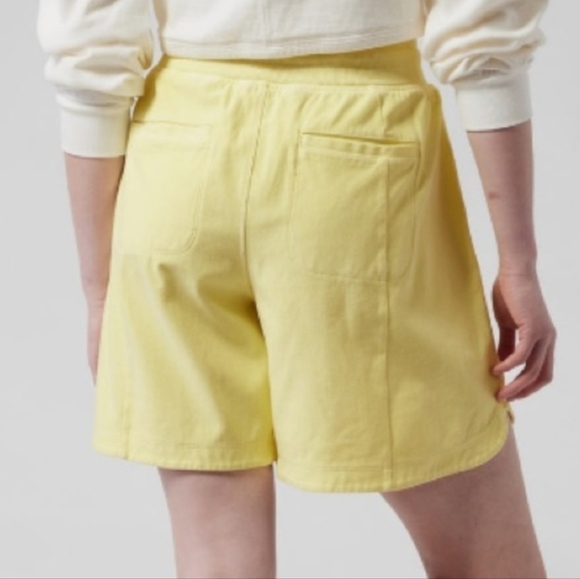 Athleta Butter Yellow Midi Pull-On Shorts w/Pockets Athleisure  Modest Size M - Picture 2 of 9